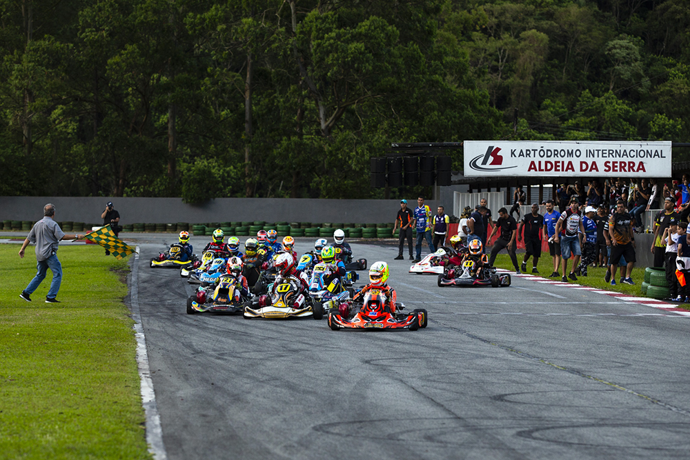 Desconto especial em Corrida de Kart com 20 voltas!