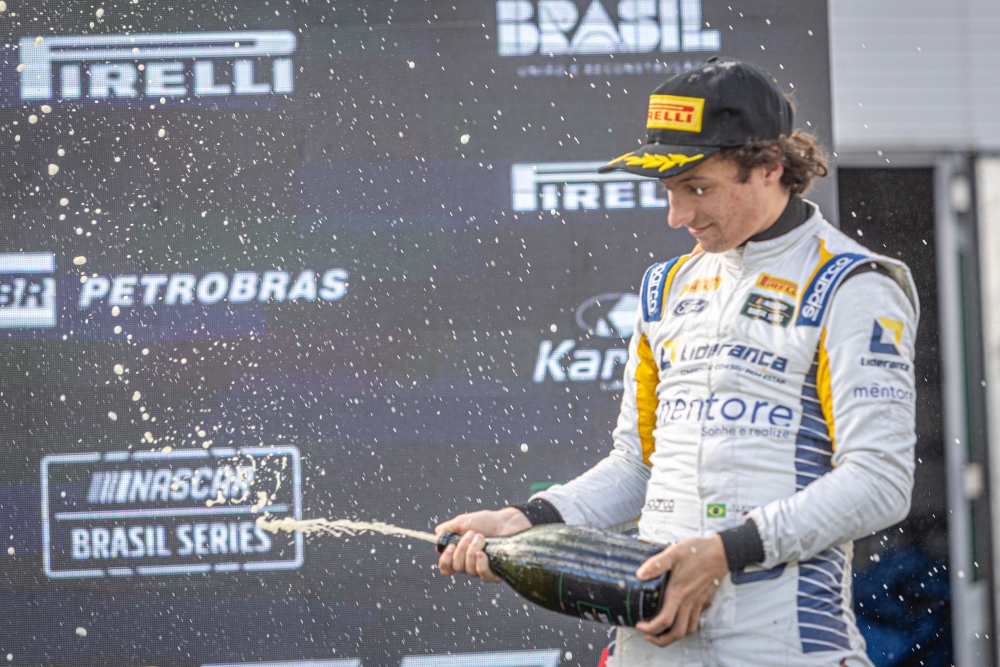 Alfredinho Ibiapina enfrentou reviravoltas em Tarumã e segue firme na briga pelo título da Challenge na Nascar Brasil