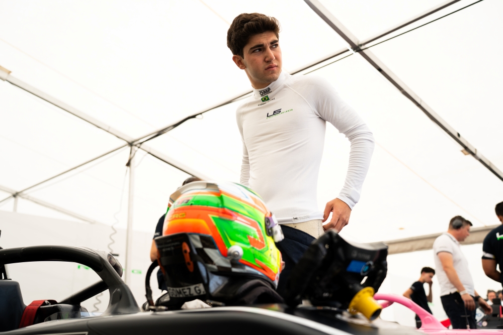 Após dois segundos lugares em Monza, Gabriel Gomez é o terceiro colocado na Fórmula 4 Italiana