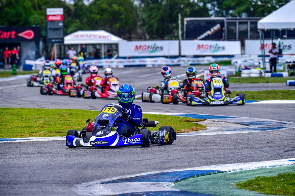 Nicollas Loretti mostrou a alta competitividade do chassi Praga na F4 Graduados 26ª edição da Copa Brasil